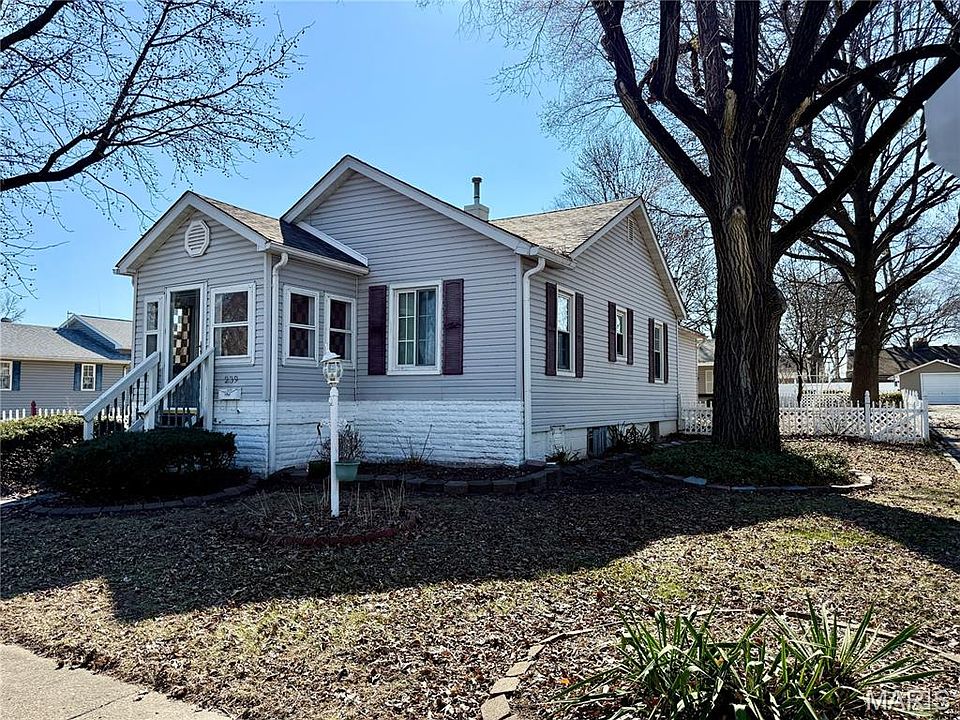 1st image of 239 W Thomas St