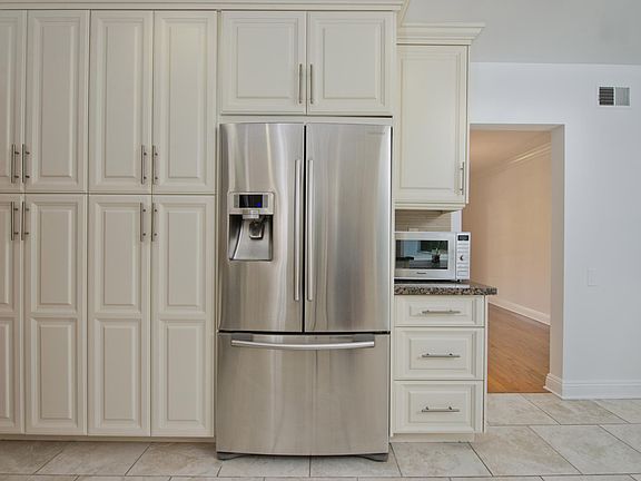 5th image of 3532 Green Vista Dr