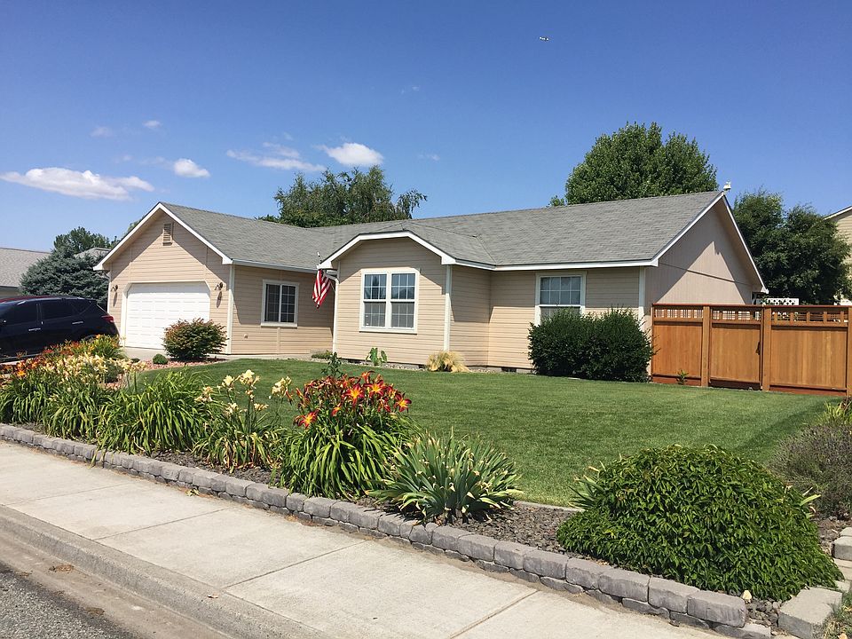 1st image of 4207 Hilltop Dr
