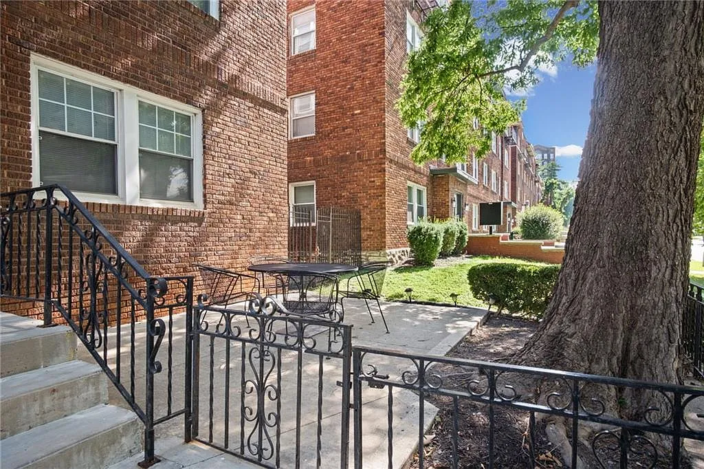 1 bed, 692 sqft, $1,450 — Photo 2