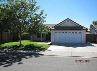 825 Cathedral Ln, Modesto, CA 95351