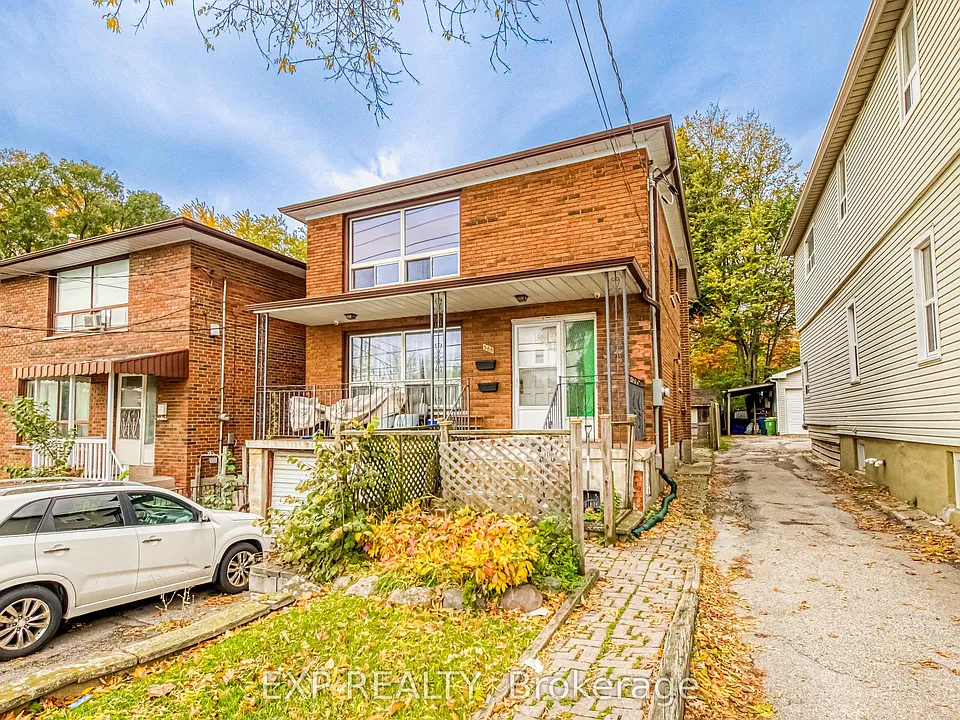 588 Warden Ave