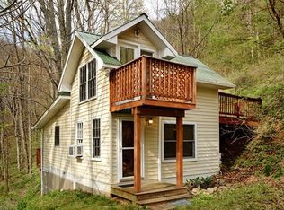25 Listening Cv, Clyde, NC 28721