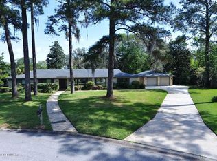 8603 E San Servera Dr, Jacksonville, FL 32217