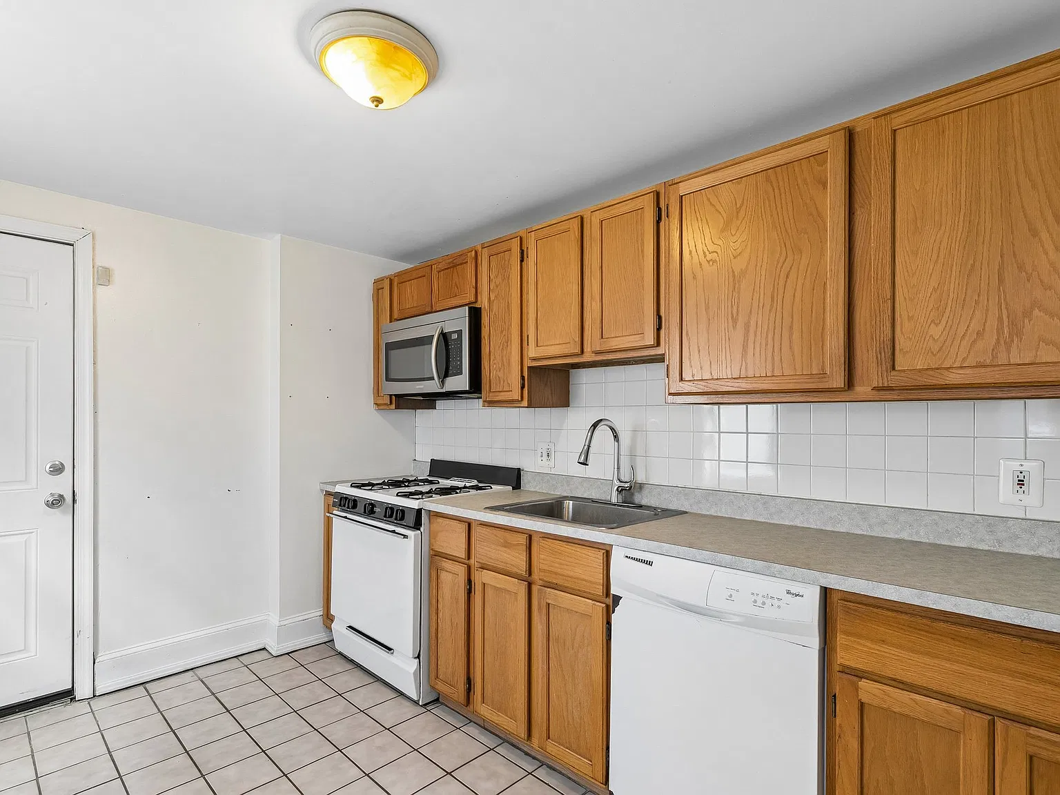2 bed, 1300 sqft, $1,390 — Photo 2