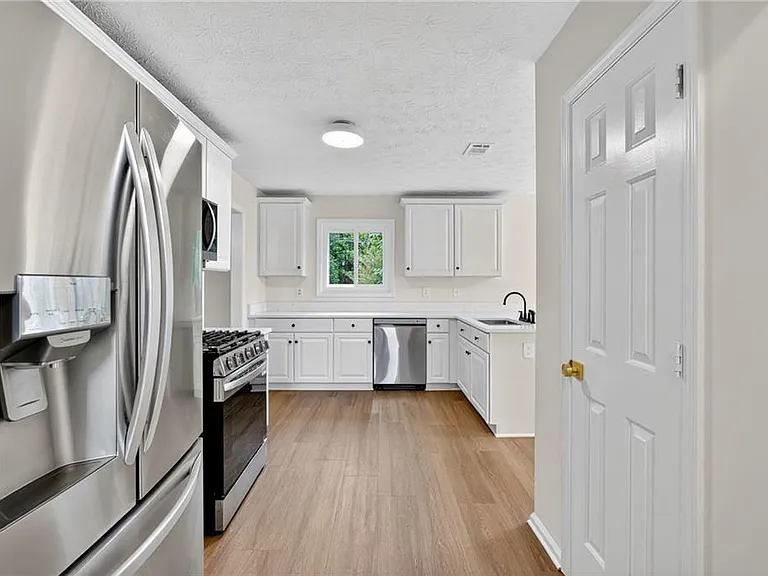 2845 Factor Walk Blvd — Photo 16