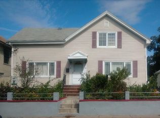 11 Mary St, Pawtucket, RI 02860