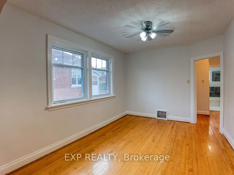 448 Holland Ave — Photo 20