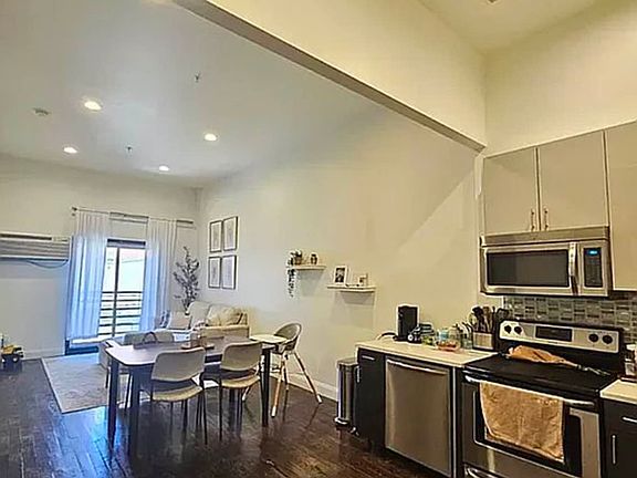4th image of 23-09 Astoria Blvd #1A
