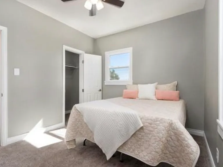 1012 E Abriendo Ave — Photo 7