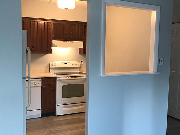 3rd image of 500 Campbell Cir #H-1