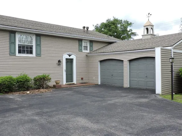 121 Crescent Dr, Mount Sterling, KY 40353