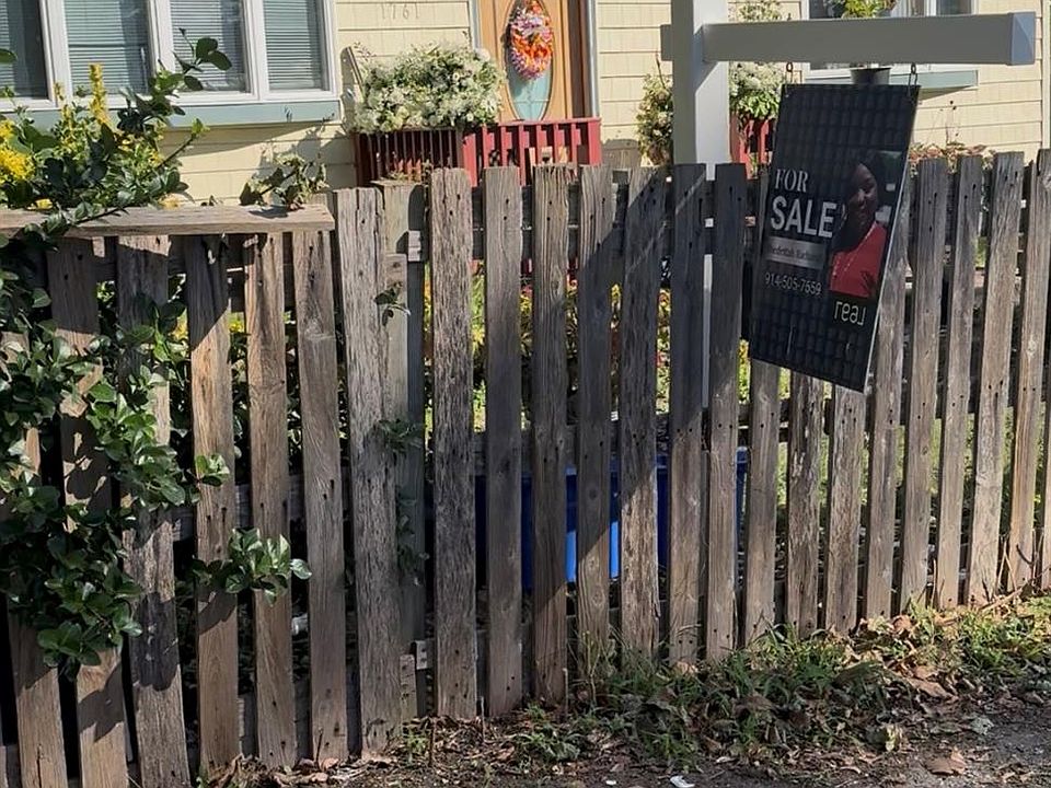 1st image of 1761 Manatuck Boulevard