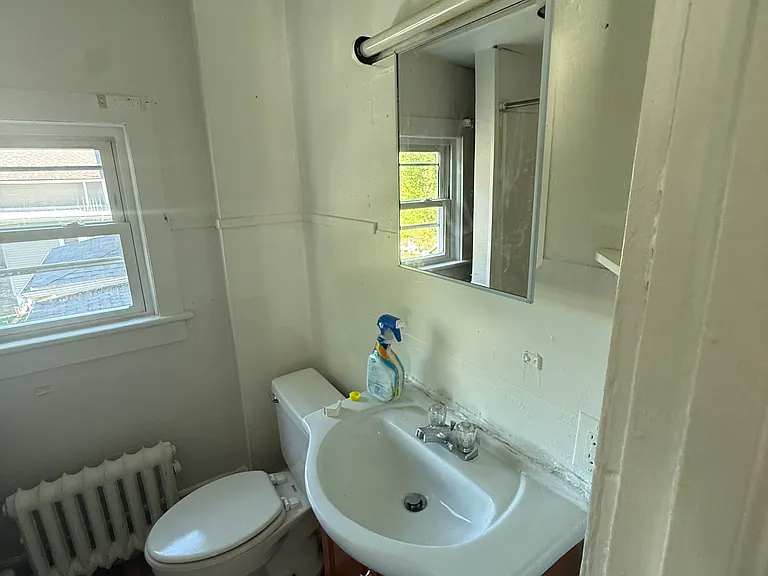 1431 Sanderson Ave — Photo 4
