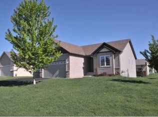 205 Arabian Ave W, Shakopee, MN 55379