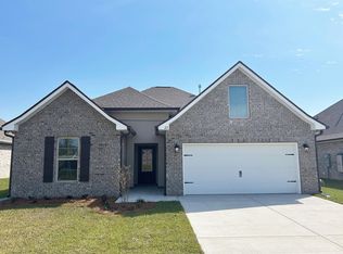 22 Bon Ami Dr, Freeport, FL 32439