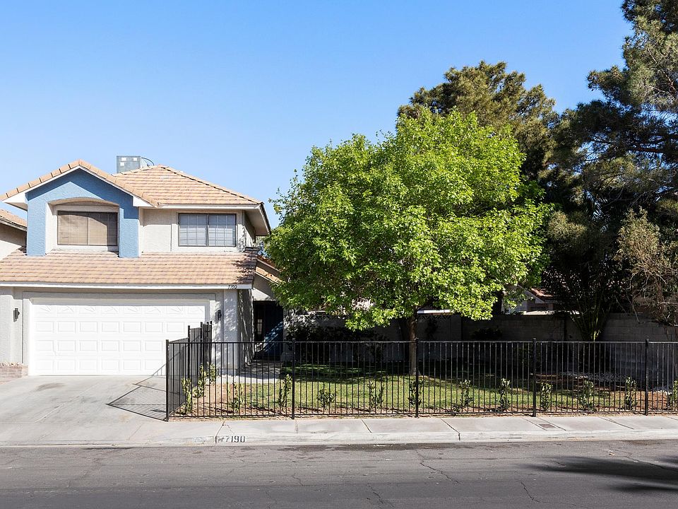 Front yard is enclosed and is like a private little park just for your enjoyment.
