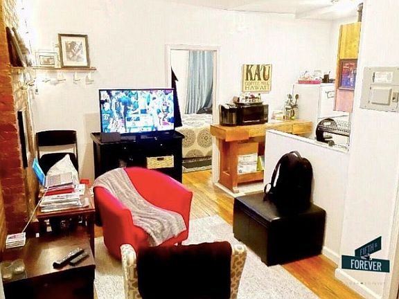 2nd image of 524 E 11th St APT 18