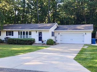 340 E Hanover St, Pentwater, MI 49449