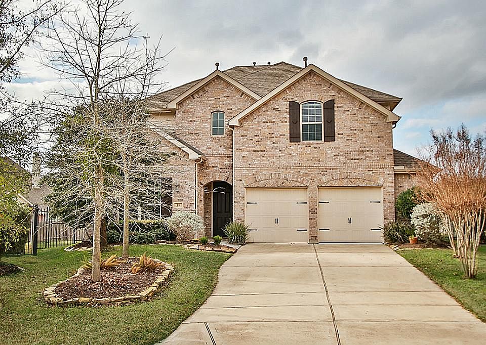 1st image of 39 Woodmoor Pl