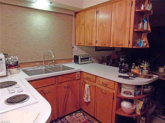 4th image of 1164 Woodcrest Ave