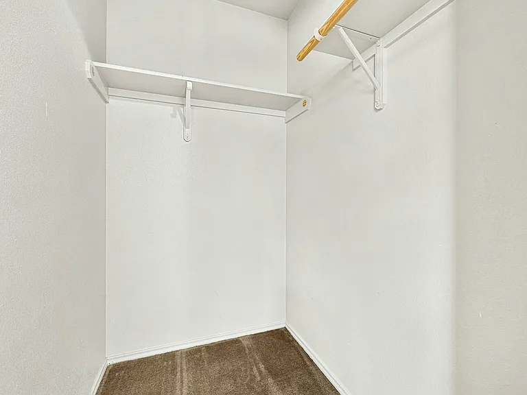 2207 Stoneham — Photo 15