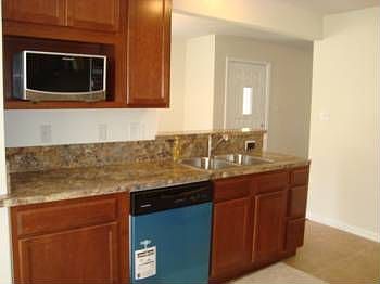 4th image of 3424 Tidewater Dr