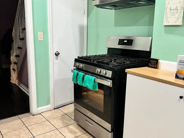 830 S 15th St, Newark, NJ 07108