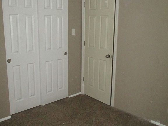 4th image of 530 Holiday Ave