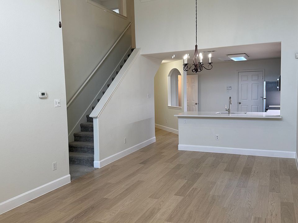 2nd image of 9852 Fleetwood Dr
