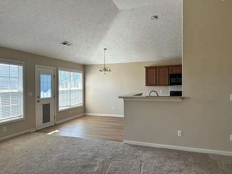 3944 Winthrop Dr — Photo 23
