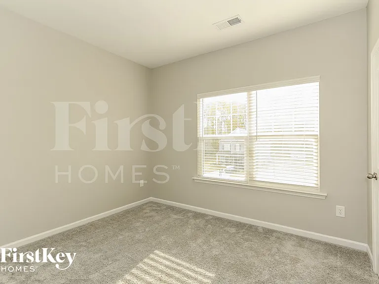 100 Bristleback Ct — Photo 11