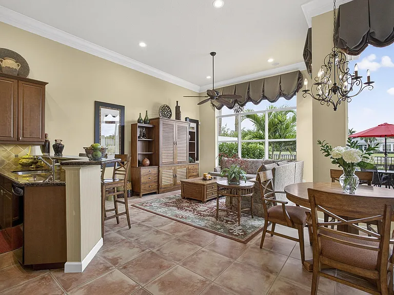 207 Andalusia Dr — Photo 10