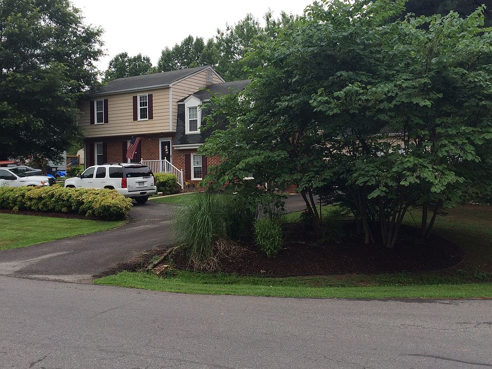 2nd image of 1932 Robindale Rd