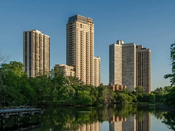 2550 N Lakeview Ave Unit S703, Chicago, IL 60614