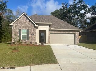 18123 Lakeshore Dr, Gulfport, MS 39503