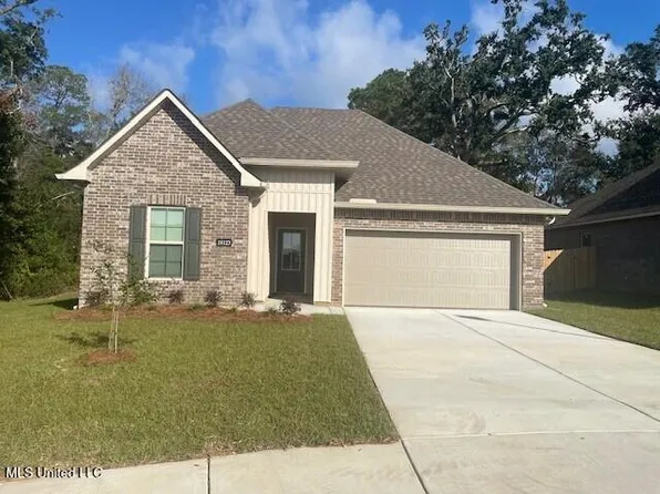 18123 Lakeshore Dr, Gulfport, MS 39503