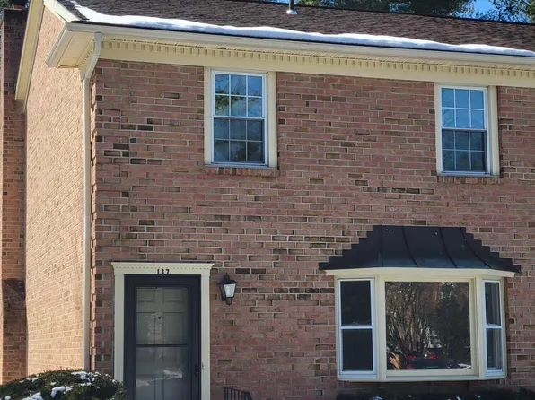 137 Point of Woods Drive, Albany, NY 12203