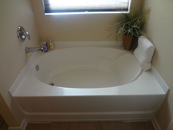 5th image of 830 Creek Oak Dr