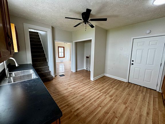 3rd image of 1422-1426 5th St