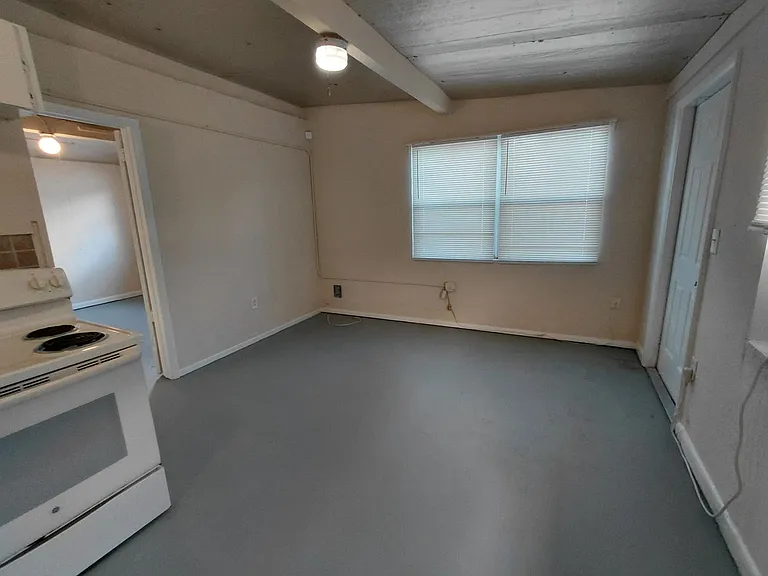 2170-2172 Davis Court — Photo 7