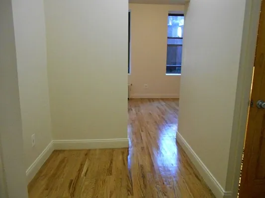 Rented by Manhattan Dwelling Corporation | media 12