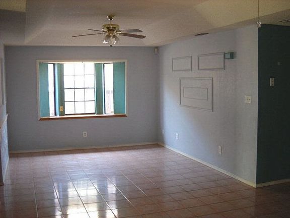 2nd image of 111 Northern Dancer Ave