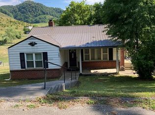 1762 Memorial Dr, Castlewood, VA 24224