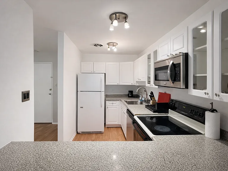 46 Township Line Rd #208 — Photo 4