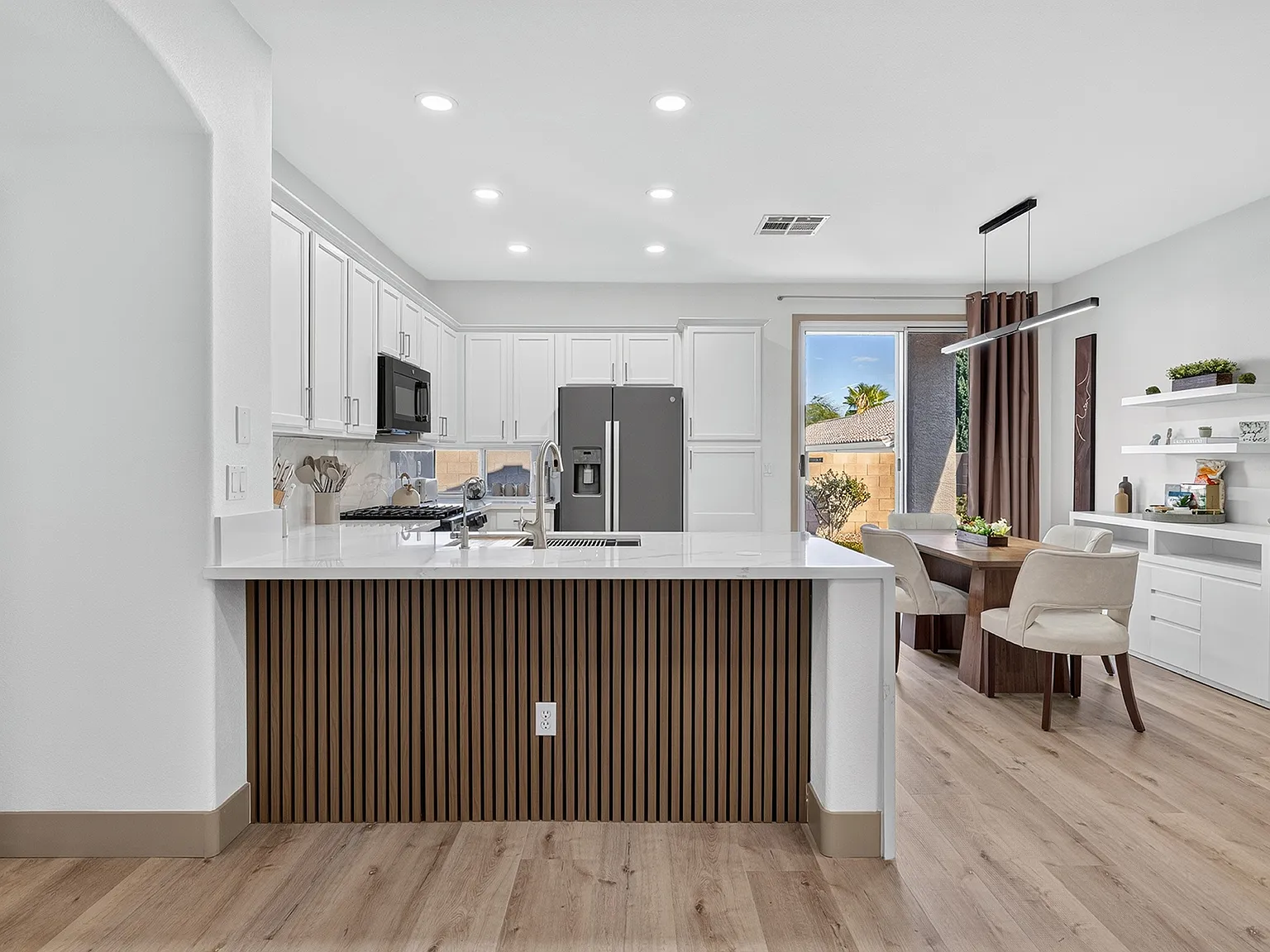 3 bed, 1730 sqft, $4,200 — Photo 3