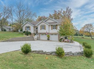 5549 S Southwood Rd, Springfield, MO 65804