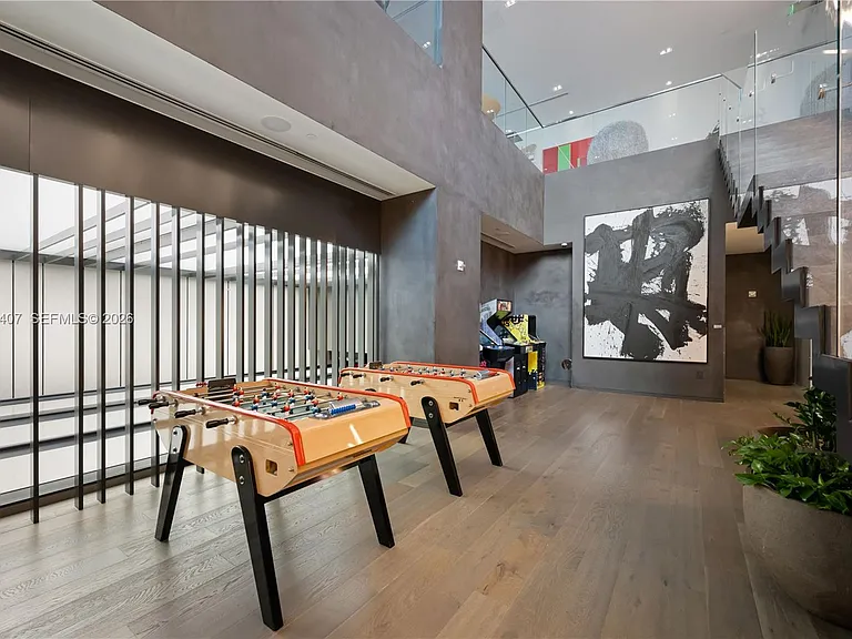 650 NE 32nd St #1501 — Photo 25