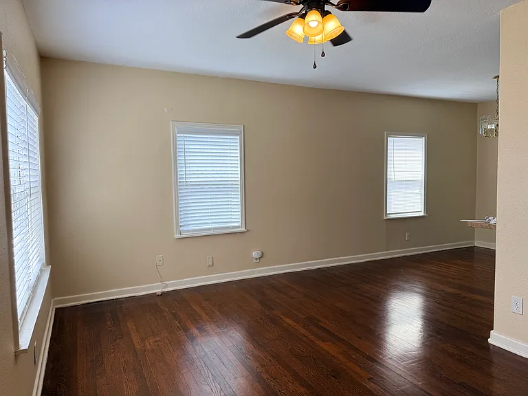 45 Central Park Dr — Photo 18