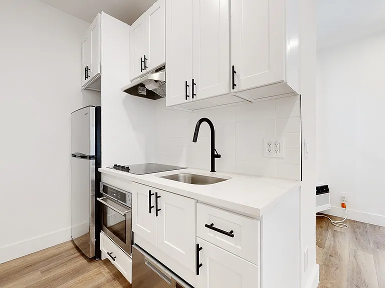 445 Grand Ave #414 — Photo 8
